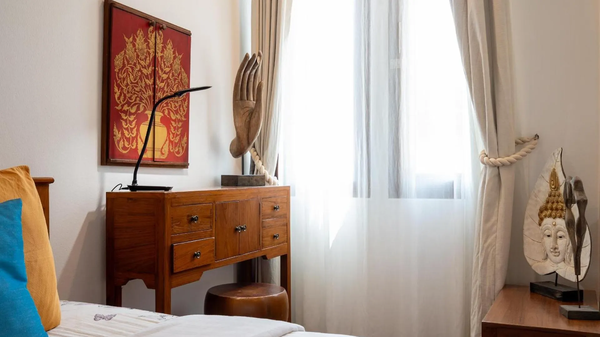 Beachfront! 2 Bedroom Apartment A3 - 110 Sqm 코란타