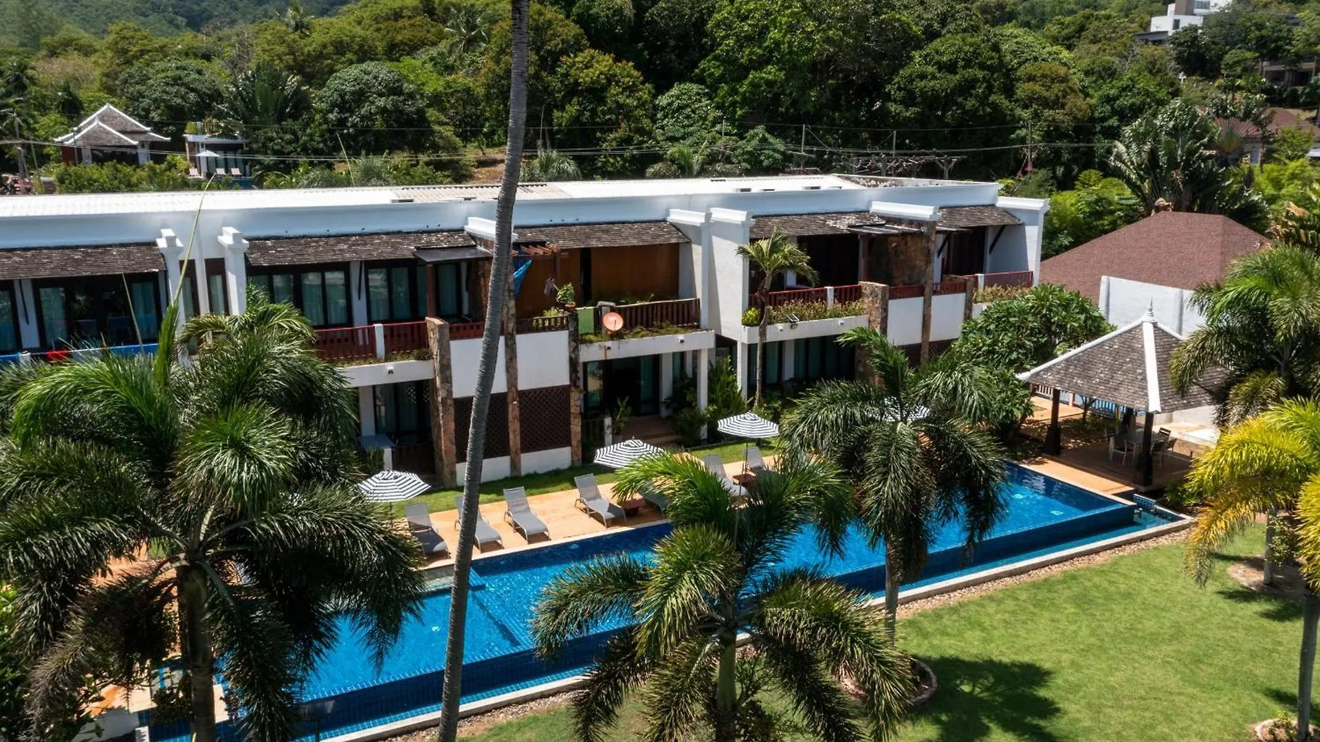 Beachfront! 2 Bedroom Apartment A3 - 110 Sqm Koh Lanta