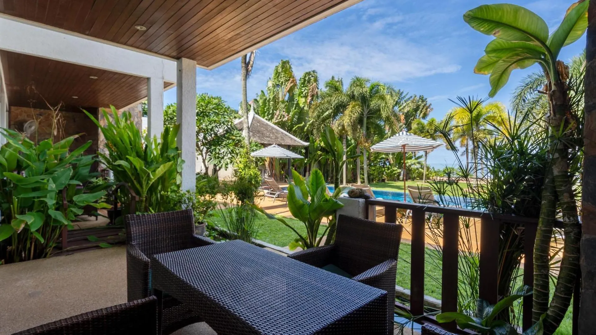 Beachfront! 2 Bedroom Apartment A3 - 110 Sqm Koh Lanta Thailand